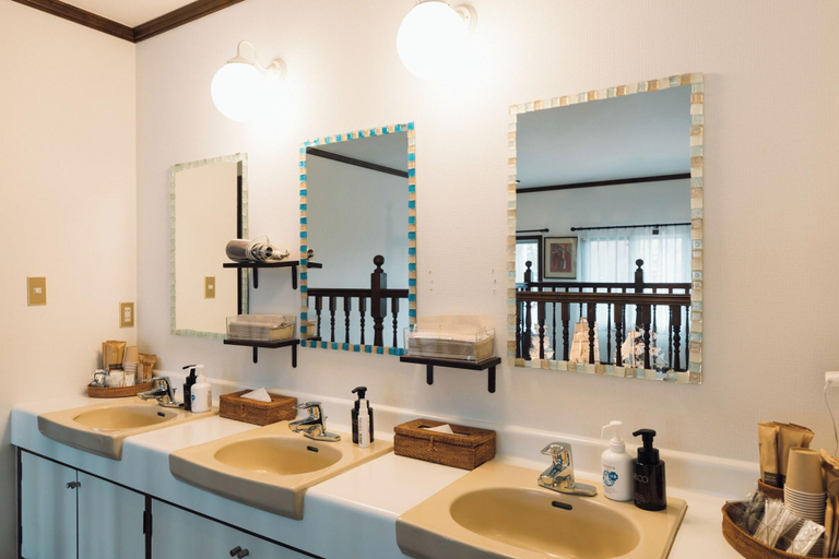 Bathroom 4, Lodge Kent, Hokuto