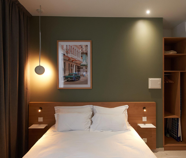Room 4, Corner Set, Maine-et-Loire