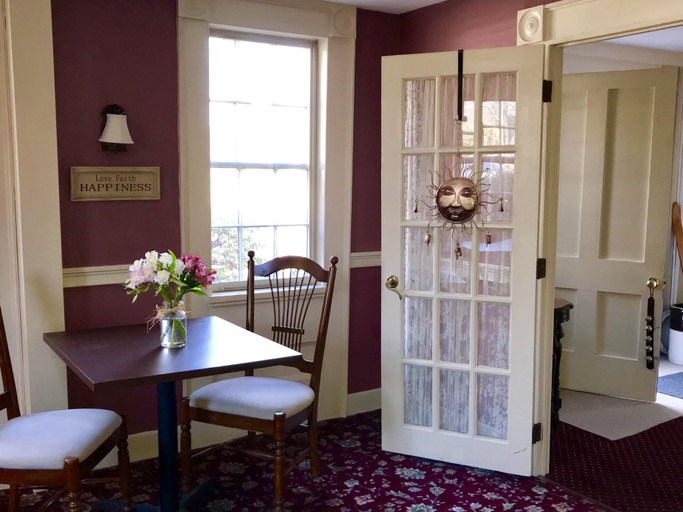 Public Area 3, Spring Hill Inn, Tolland