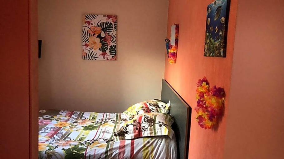 Lobby 3, Hv Tel Le Bambi, Doubs