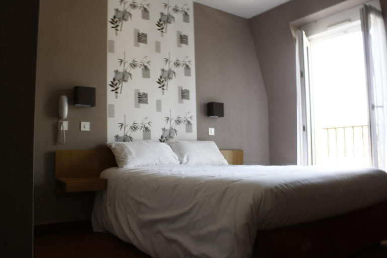 Bedroom 2, Hotel Du Touring, Lot