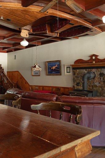 Food & Drinks 5, Port Albert Inn, Huron