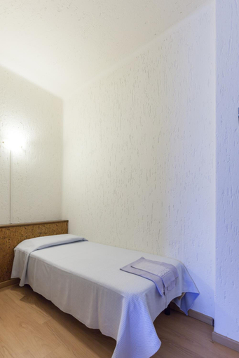 Bedroom 3, Hotel Franini, Bergamo