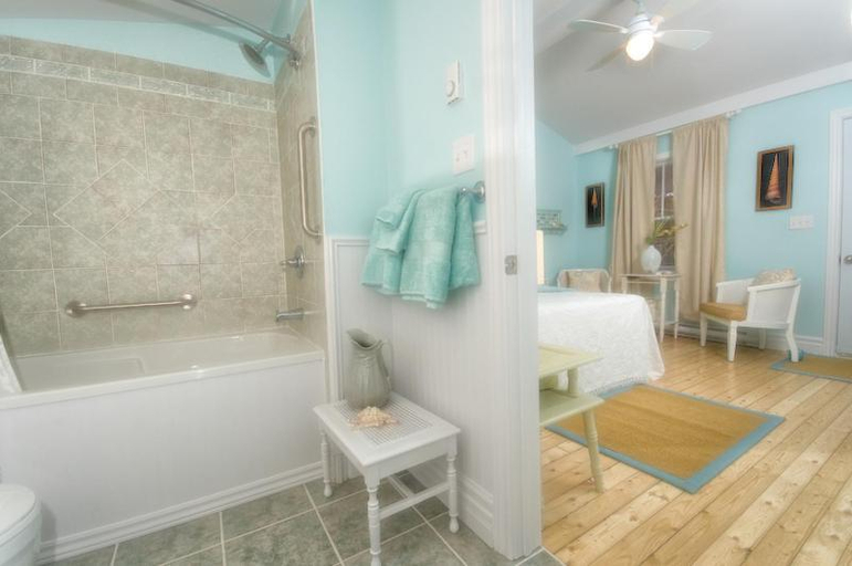 Bathroom 4, Telegraph House Motel, Victoria
