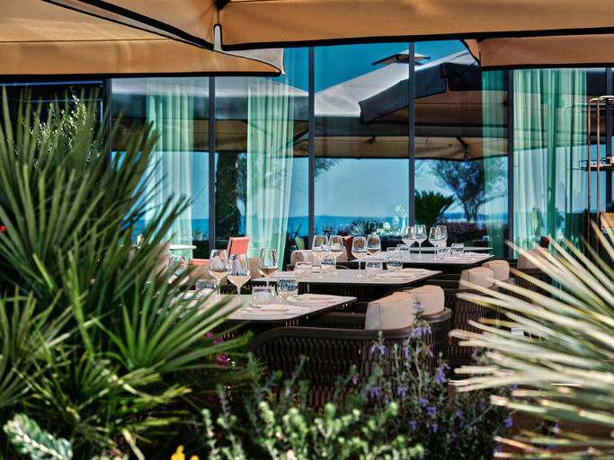 Restaurant 3, Crowne Plaza Durres , Durrësit