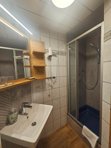 Bathroom 4, Landhotel Lacknerhof, Tamsweg