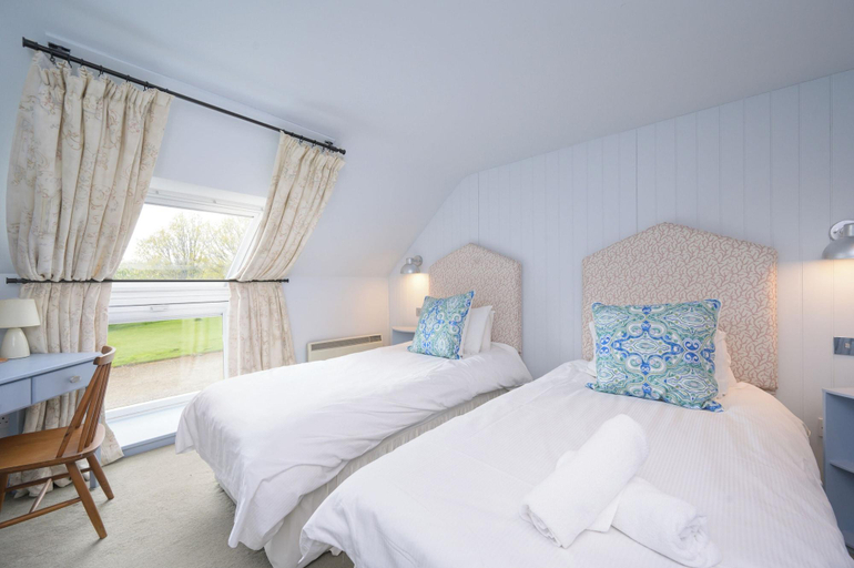 Room 4, Cardross Estate Holiday Cottages, Stirling