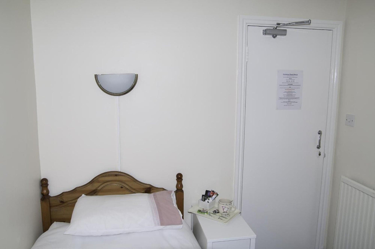 Room 5, Fourways Guest House, North Yorkshire