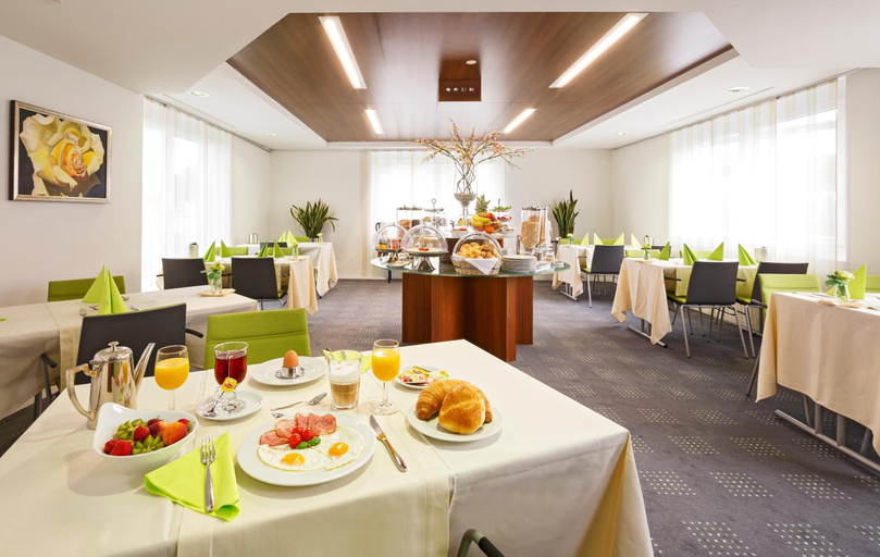 Food & Drinks 4, Business Hotel First, Höfe