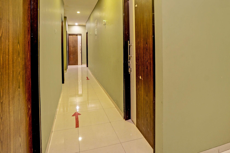 Lobby 3, Super Oyo Capital O 92633 Spring Hotel Gubeng, Surabaya