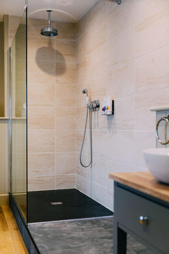 Bathroom 4, The Pointer, Buckinghamshire