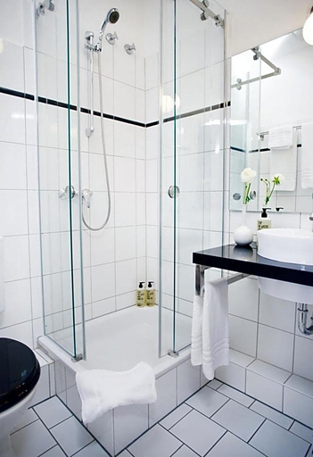 Bathroom 5, Fritz Im Pyjama, Hamburg