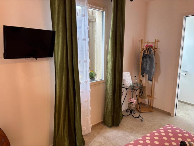 Room 5, Maison sol en ciel, Gard