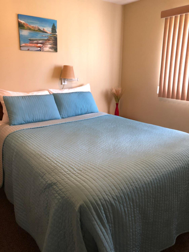 Bedroom 2, Kokanee Glacier Resort, Central Kootenay