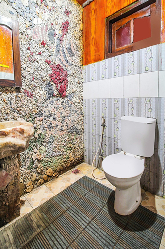 Room 5, Oyo 92083 Lailik Gilang Guesthouse, Seram Bagian Timur