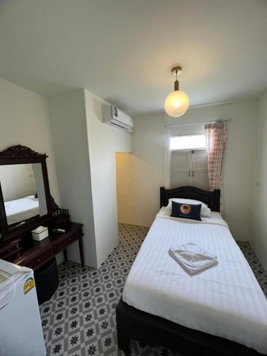 Room 3, Roomquest Bangkok Rim Praya Dinsor Road, Phra Nakhon