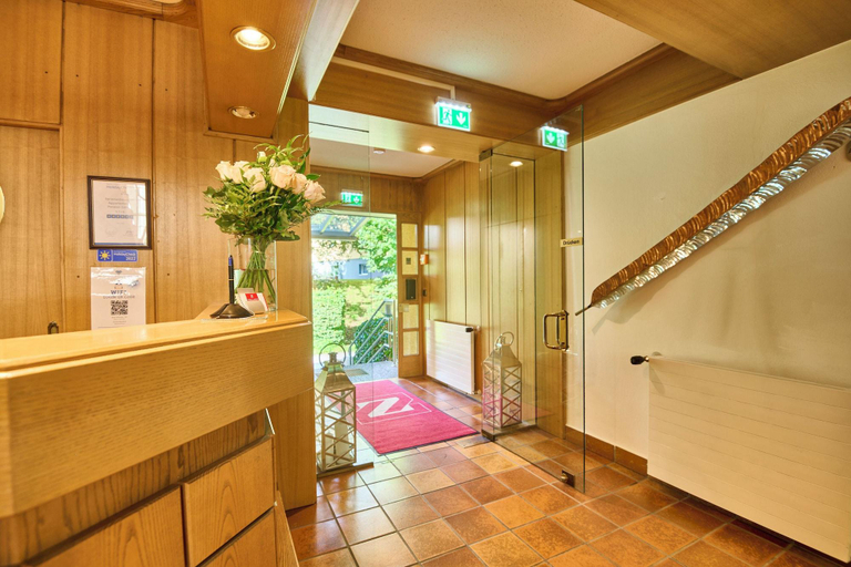 Public Area 3, Ferienwohnungen - Appartements Pension Zollner, Villach