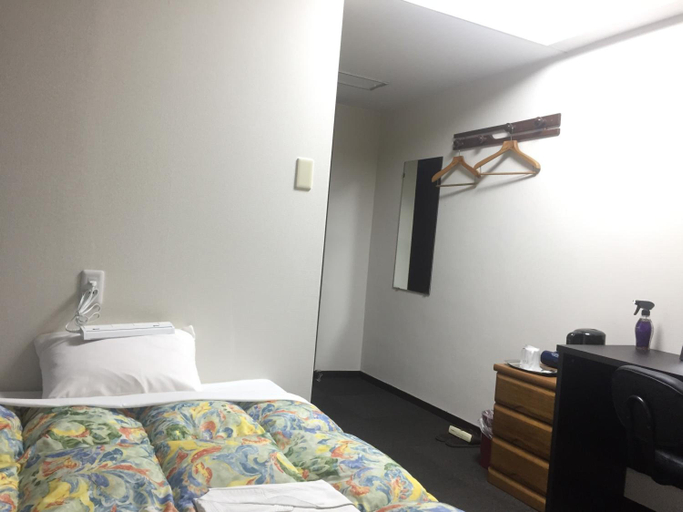 Bedroom 4, Hotel Todai, Mihara