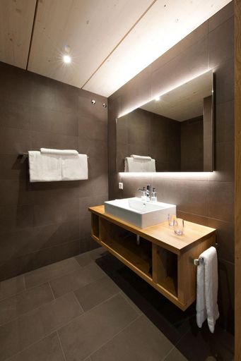 Bathroom 3, Hotel Reuti, Oberhasli