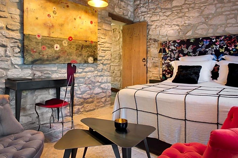 Room 2, La Maison Du Passage Chambres Spa Et Restaurant, Gard