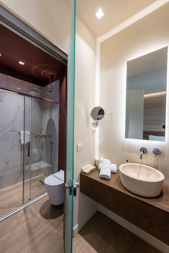 Bathroom 5, Metropole Urban Hotel, Crete