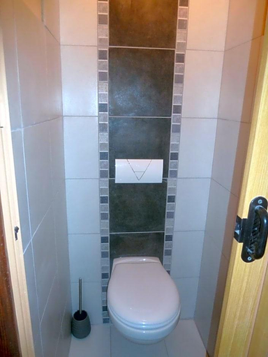 Bathroom 4, Auberge Le Sillet, Jura