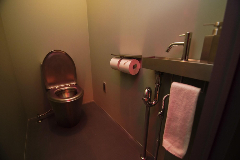 Bathroom 4, RED SUBMARINE - Hostel, Kure