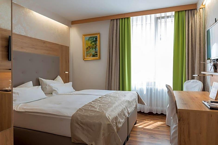 Room 3, Hotel Central, Main-Tauber-Kreis