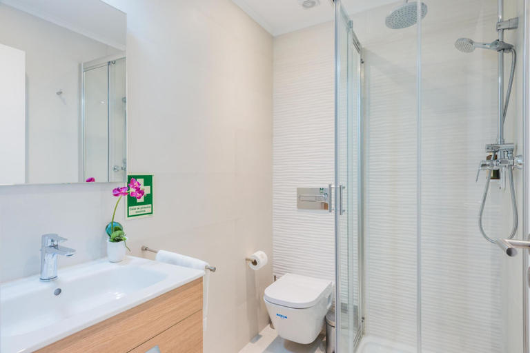 Bathroom 5, 137 Lux Residence, Lisbon