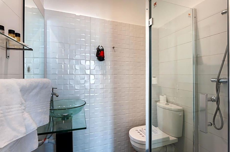 Bathroom 4, Hotel L Hotera, Alpes-Maritimes