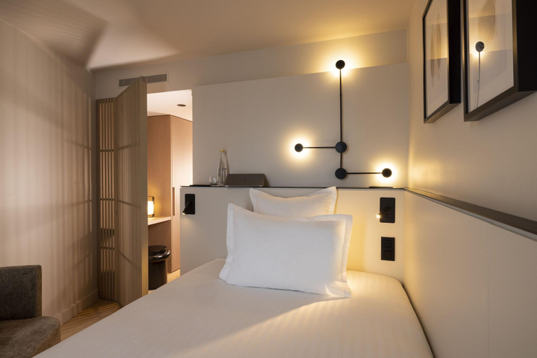 Room 5, Ha Tel Esta, Paris