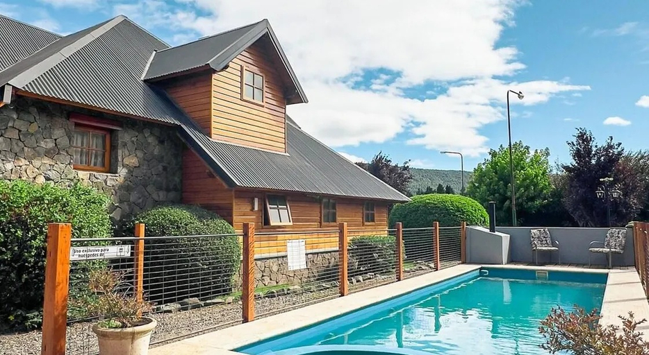 Pool, Posada Quinen, Lacar
