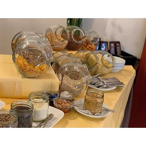 Food & Drinks