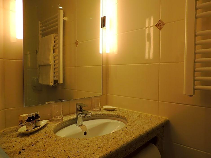 Bathroom 4, Alpenhof, Starnberg