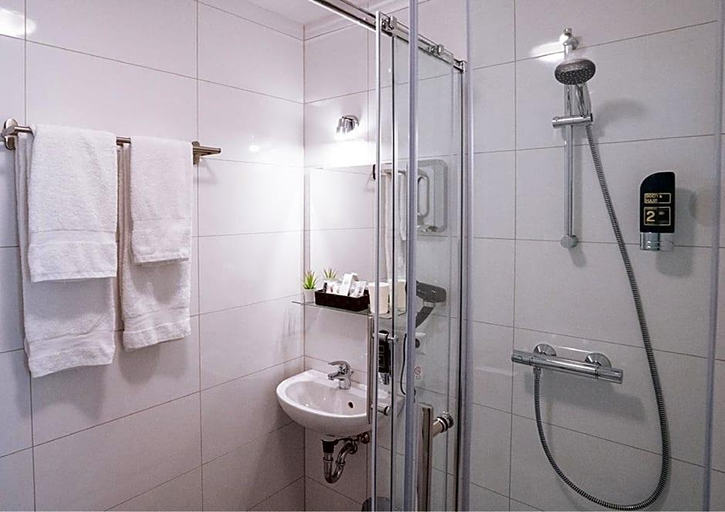 Bathroom 5, Hotel Post Sindelfingen, Böblingen
