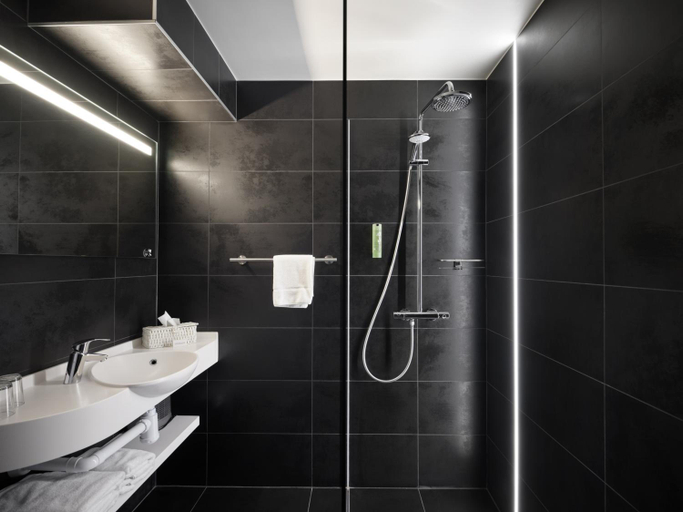 Bathroom 5, Le 24 Hotel, Liège