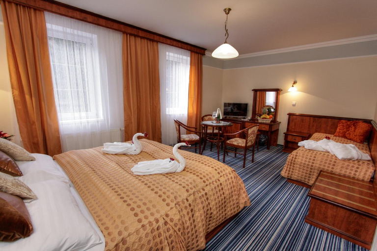 Bedroom 2, Spa Wellness Hotel Harmonie, Cheb