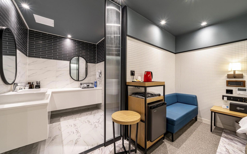 Bathroom 5, Busan Songjeong Brooks Hotel, Haeundae
