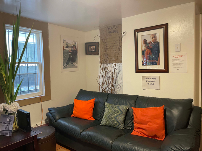 Public Area 2, B-Love's Guest House, Alameda