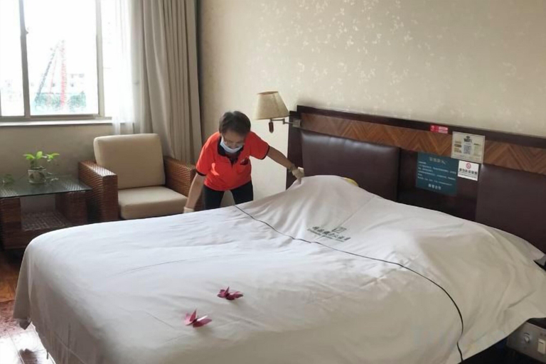Bedroom 3, Boutique Holiday Hotel (Beihai Beibuwan Square), Beihai