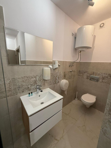 Bathroom 3, Hotel Tm, Radom City