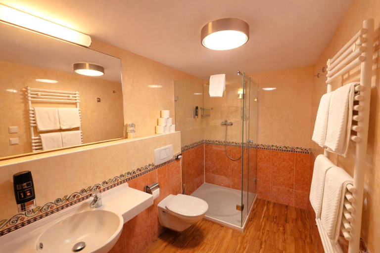 Bathroom 4, Villa Viktoria 1 - Apartments - City Center, Ingolstadt