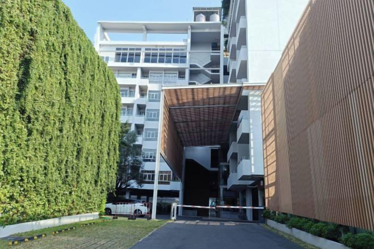 Exterior 5, Prompt 88 Health Land, Yannawa