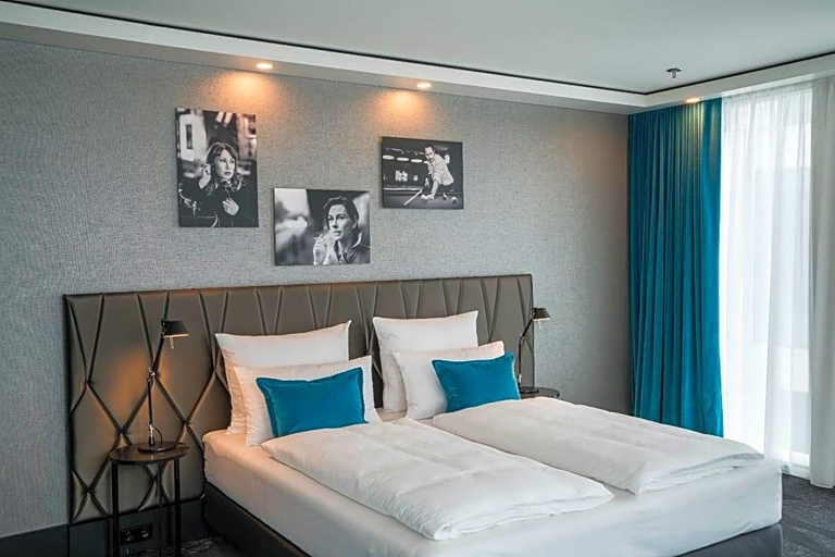 Bedroom 3, Motel One Berlin Upper West, Berlin