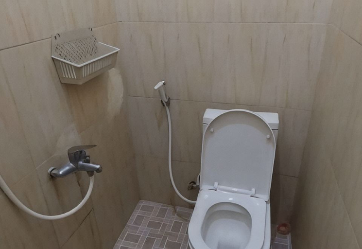 Bathroom, Daile Homestay, Tegal