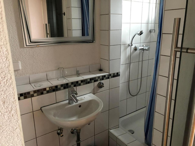 Bathroom 5, Hotel Saarland Lebach, Saarlouis