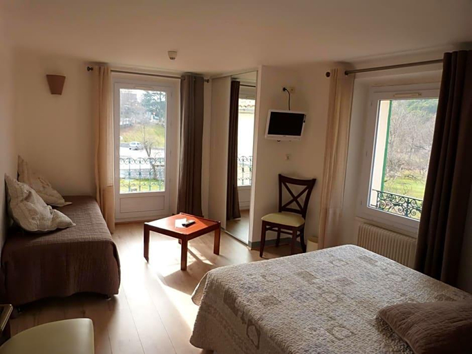 Room 3, Hv Tel Restaurant Le Lachens, Var