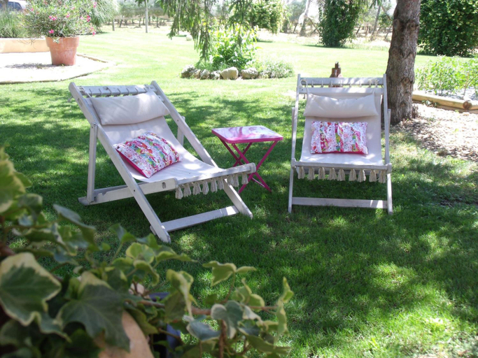 Others, Mas De La Garance, Vaucluse