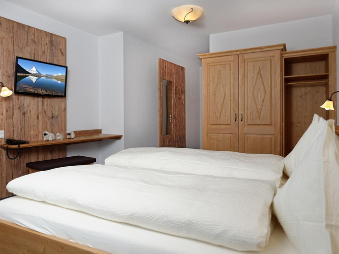 Bedroom 3, Hotel Plateau Rosa, Visp