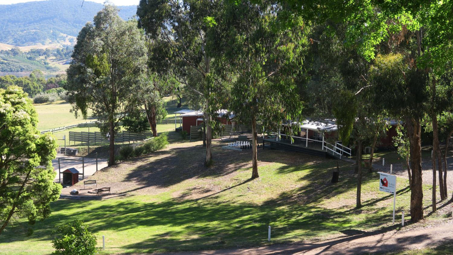 General view 3, The Black Sparrow, Mansfield